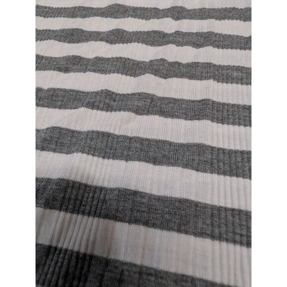 Torrid womens shirt Size 5x 28 Plus Gray White Striped Henley Top Tunic EUC - Picture 8 of 11